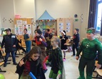 Am 16.2. haben wir an der Schule Fasching gefeiert. Hier ein paar Impressionen... 